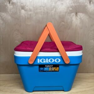 Retro Igloo Blue Cooler with Magenta Top and Orange Handles